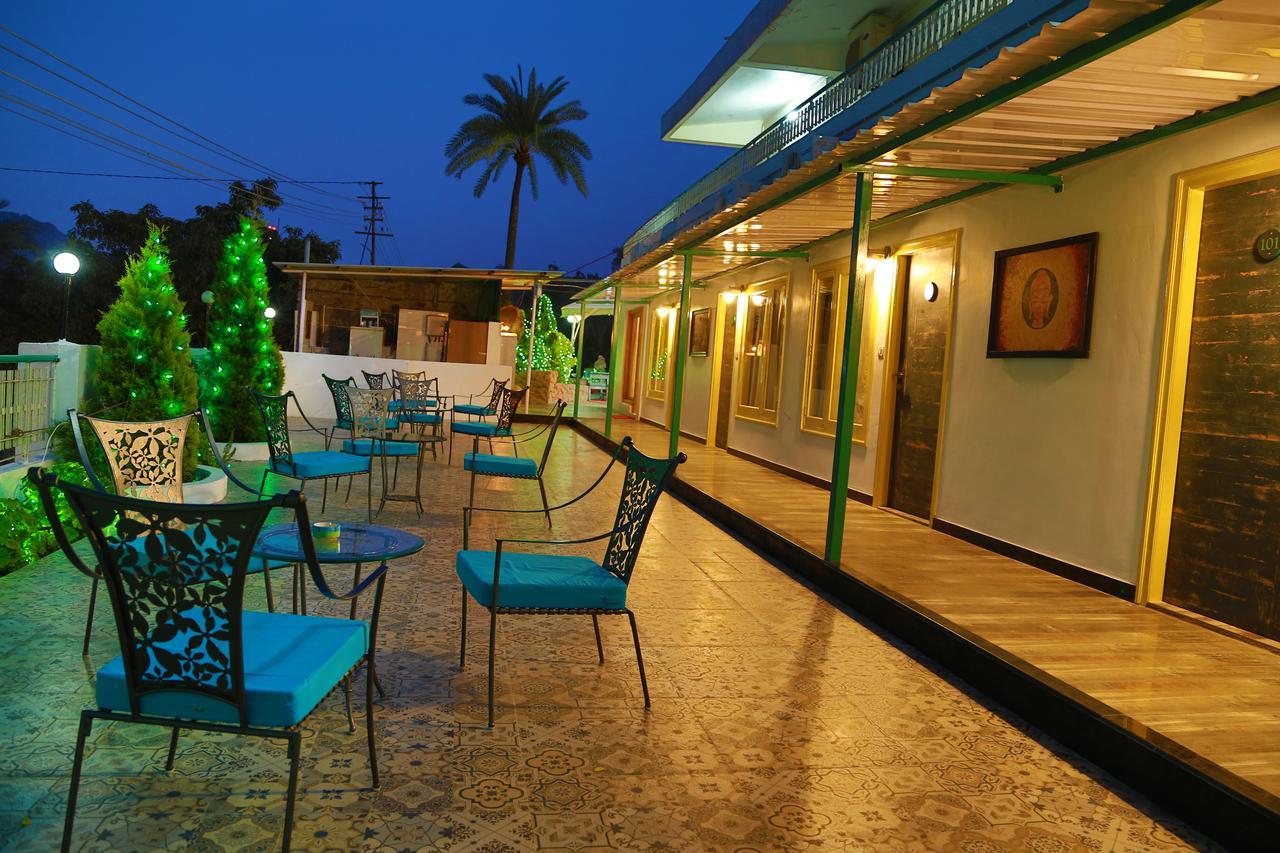 Hotel Karnavati Abu Zewnętrze zdjęcie
