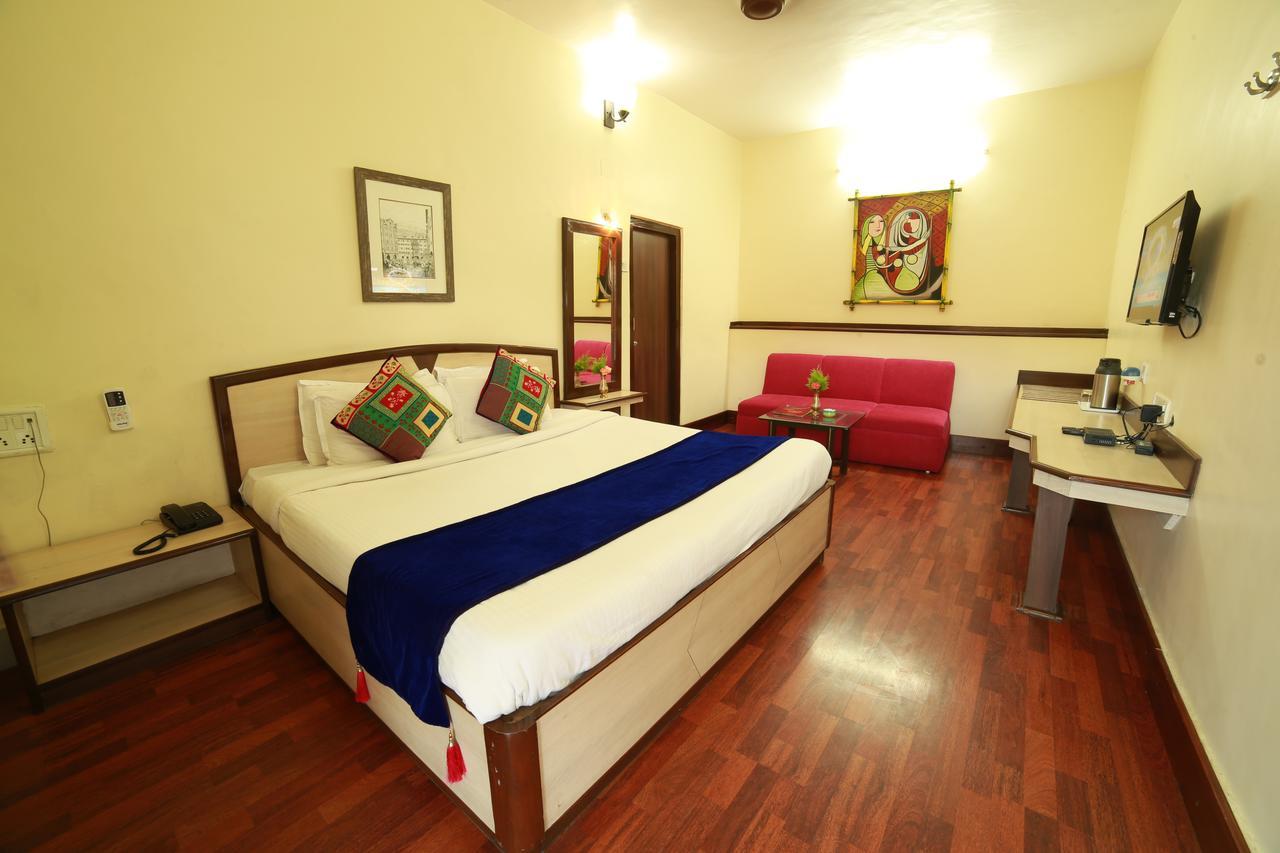 Hotel Karnavati Abu Zewnętrze zdjęcie