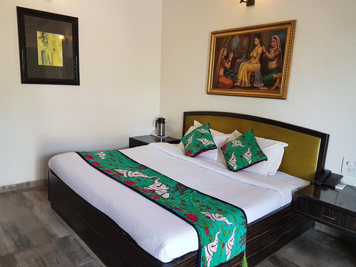 Hotel Karnavati Abu Zewnętrze zdjęcie