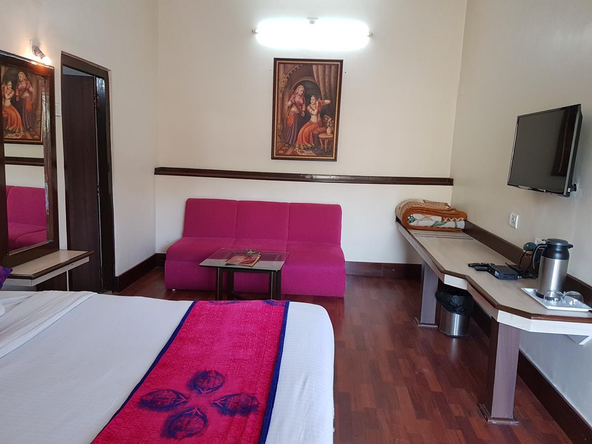 Hotel Karnavati Abu Zewnętrze zdjęcie