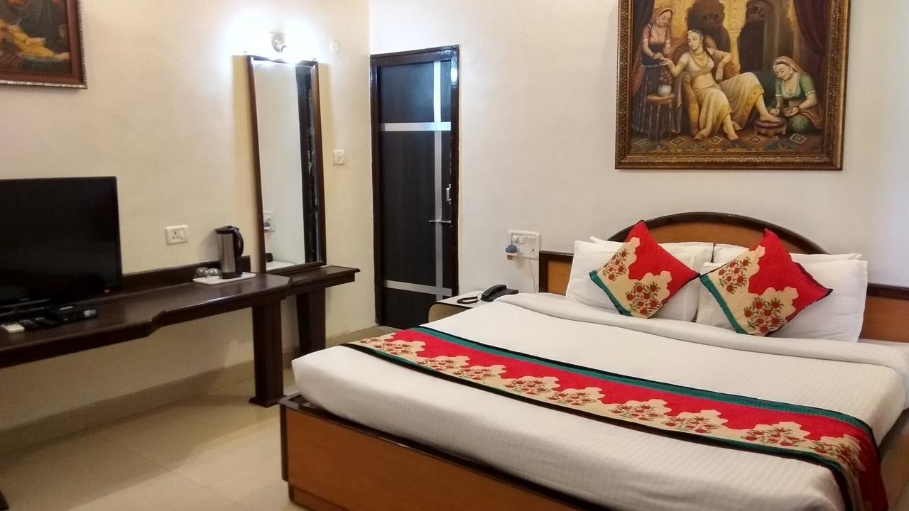Hotel Karnavati Abu Zewnętrze zdjęcie
