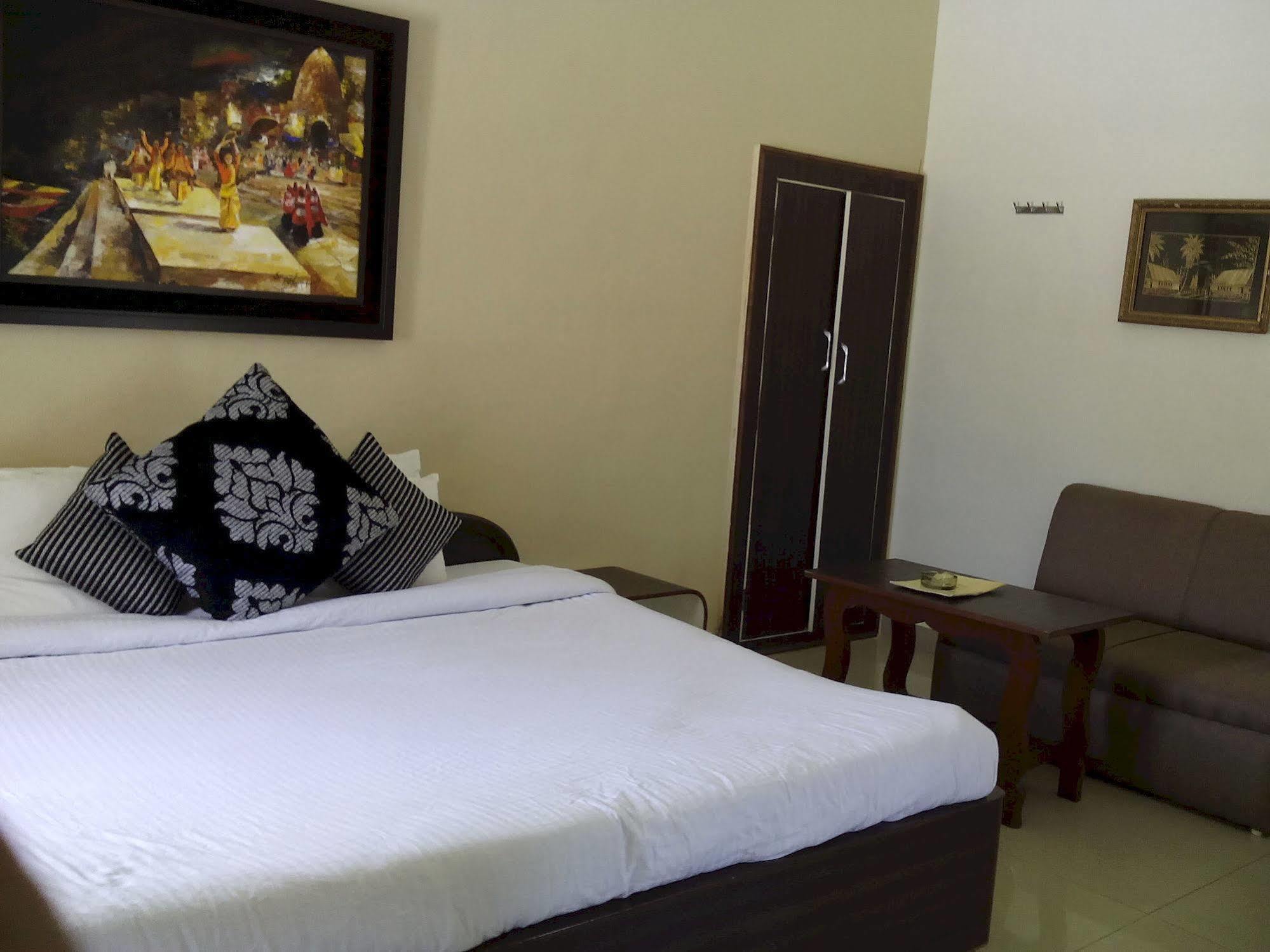 Hotel Karnavati Abu Zewnętrze zdjęcie